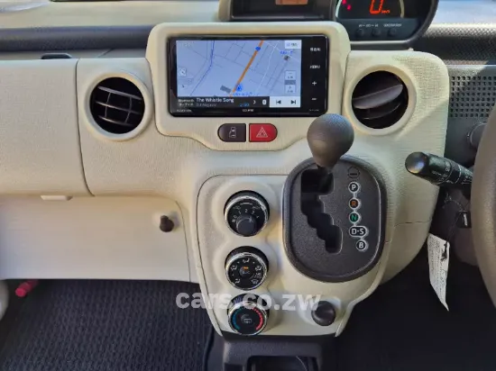Picture of Toyota Spade 2017