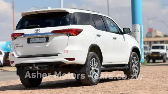 Picture of Toyota Fortuner 2017