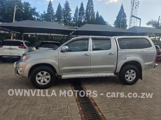 Picture of Toyota Hilux 2012