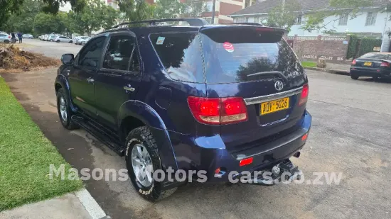 Picture of Toyota Fortuner 2008