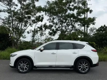 Picture of 3 seat row Mazda CX-8 for hire!