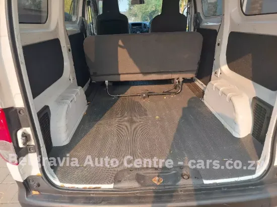 Picture of Nissan NV200 2019