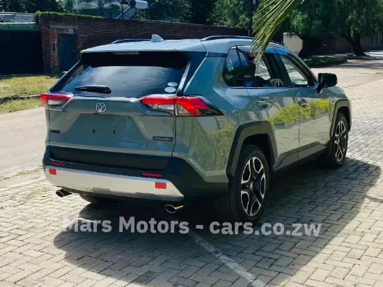 Picture of Toyota Rav4 2020
