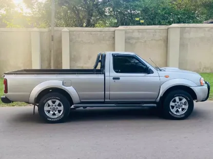Picture of Nissan Hardbody 2017