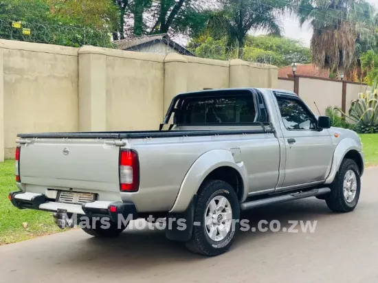 Picture of Nissan Hardbody 2017