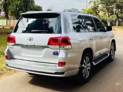Picture of Toyota Land Cruiser 2020