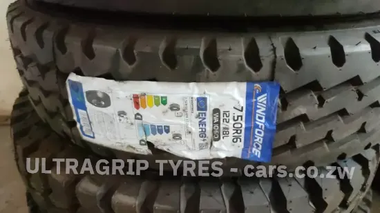 Picture of 7.50R16 Tyre Tube and Flap