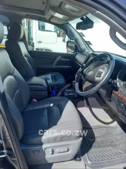 Picture of Toyota Land Cruiser 2012
