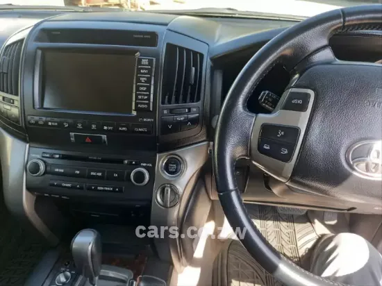 Picture of Toyota Land Cruiser 2012