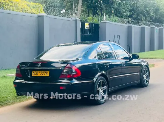 Picture of Mercedes Benz E-Class 2009