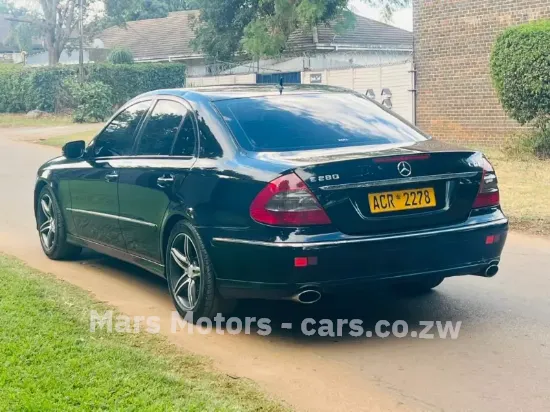 Picture of Mercedes Benz E-Class 2009