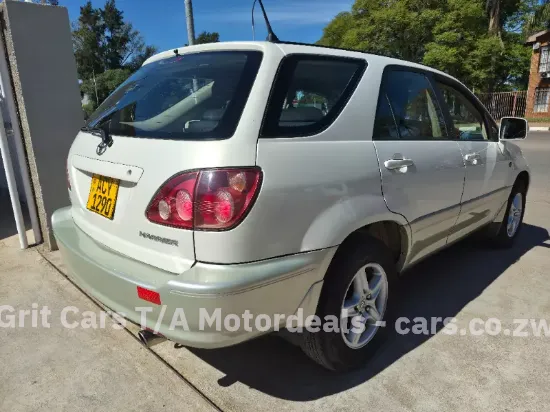 Picture of Toyota Harrier 1999