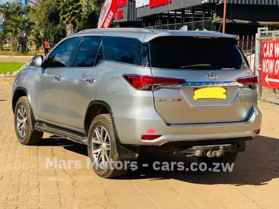 Picture of Toyota Fortuner 2017