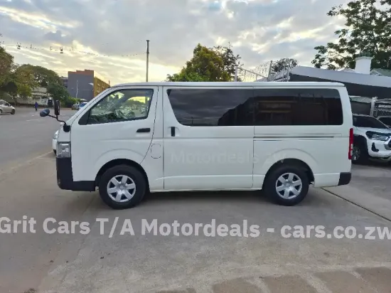 Picture of Toyota Hiace 2017