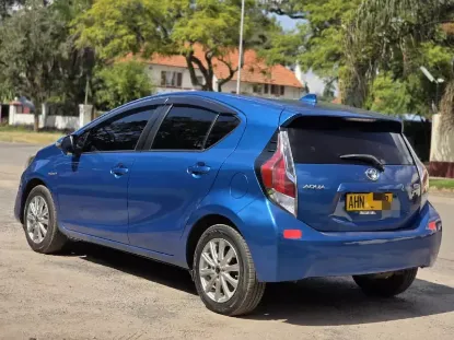 Picture of Toyota Aqua 2016