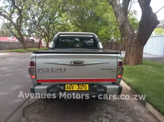 Picture of Isuzu KB300 2011