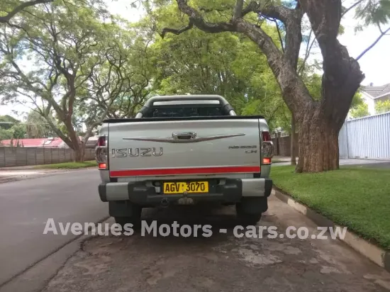 Picture of Isuzu KB300 2011