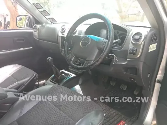 Picture of Isuzu KB300 2011