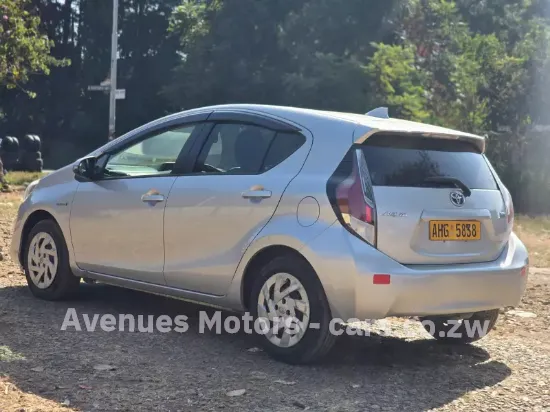 Picture of Toyota Aqua 2016