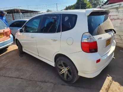 Picture of Honda Fit 2001