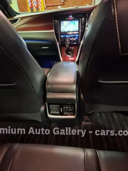 Picture of Toyota Harrier 2014