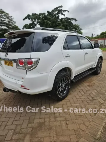 Picture of Toyota Fortuner 2014