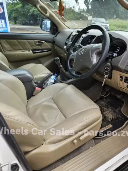Picture of Toyota Fortuner 2014