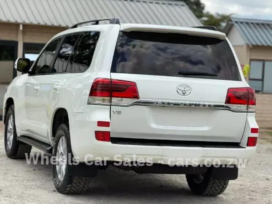 Picture of Toyota Land Cruiser 2020