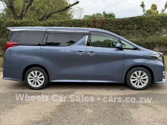 Picture of Toyota Alphard 2017