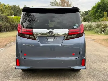 Picture of Toyota Alphard 2017