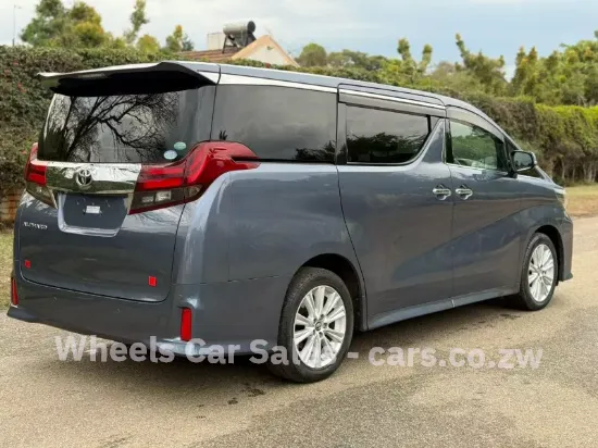 Picture of Toyota Alphard 2017
