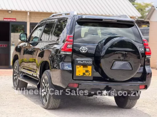 Picture of Toyota Prado 2022