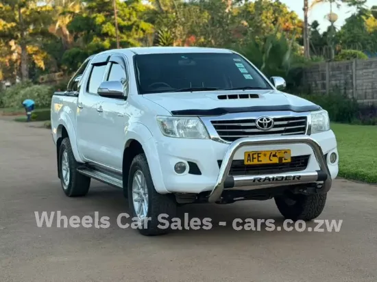 Picture of Toyota Hilux 2013