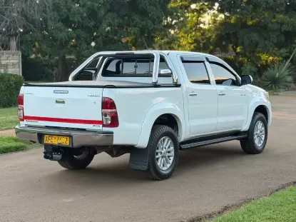 Picture of Toyota Hilux 2013