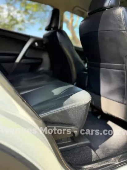 Picture of Toyota Rav4 2017