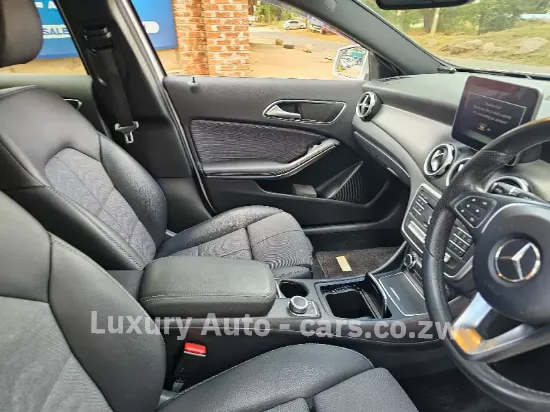 Picture of Mercedes Benz GLA 2017