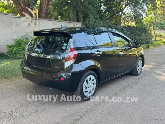 Picture of Toyota Aqua 2016