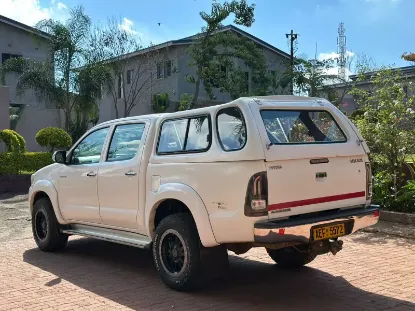 Picture of Toyota Hilux 2013