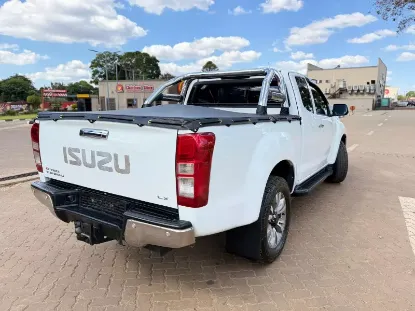 Picture of Isuzu KB300 2018