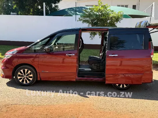 Picture of Nissan Serena 2017