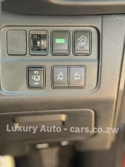 Picture of Nissan Serena 2017