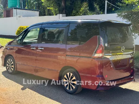Picture of Nissan Serena 2017