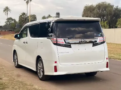 Picture of Toyota Vellfire 2017