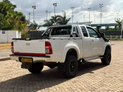 Picture of Toyota Hilux 2012