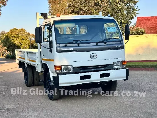 Picture of Nissan Ud40 2014
