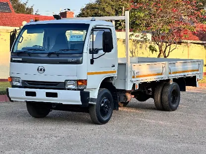Picture of Nissan Ud40 2014