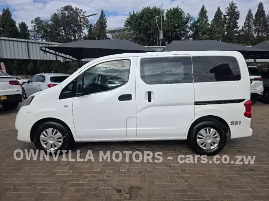 Picture of Nissan NV200 2016