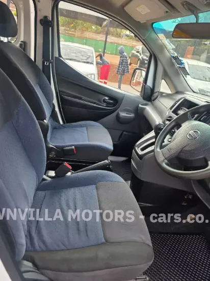 Picture of Nissan NV200 2016
