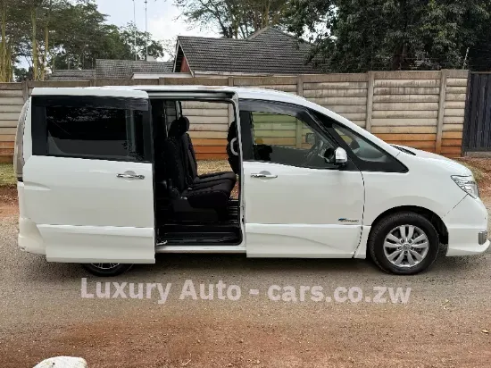 Picture of Nissan Serena Highway Star 2012