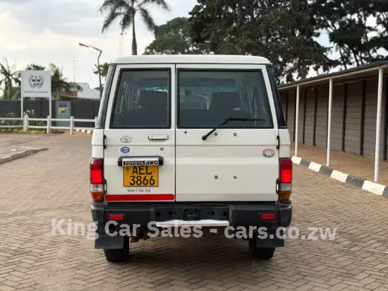 Picture of Toyota Land Cruiser 2017